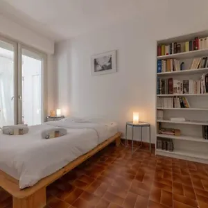 Grand Lumineux Pour 2 à 4 Personnes A Intra-muros Wifi Gratuit Avignon